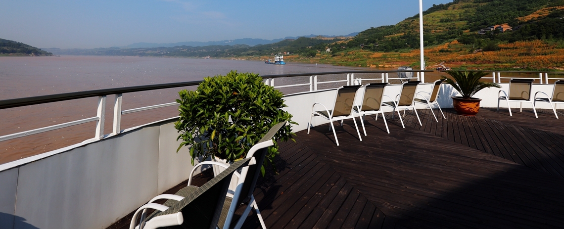 Relaxing on the Deck, Yangtze River Cruise Tours
